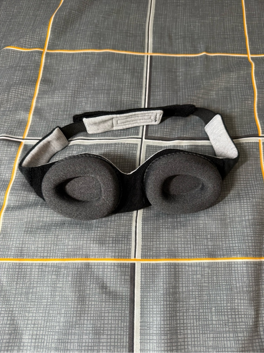 👜NWOT Luxury Black Sleep Mask Unisex with Velcro Strap & Velvet Pouch